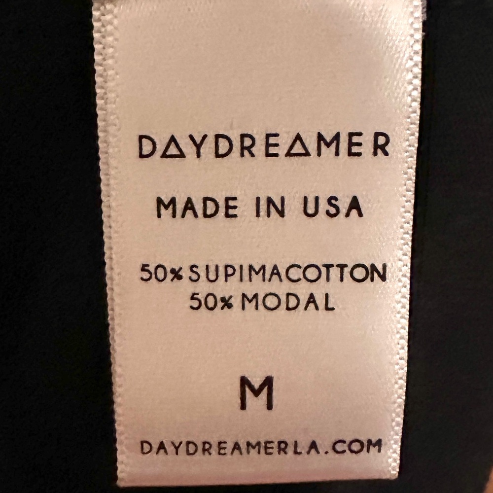 Rare Daydreamer Sequin Short Sleeved Band Tee M NWT - Picture 4 of 6